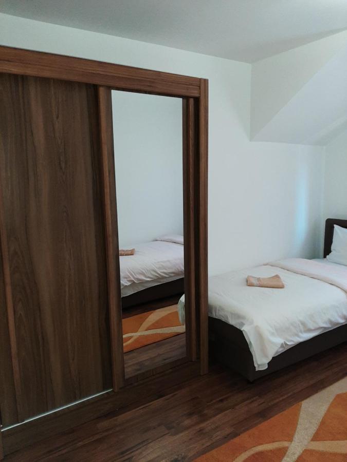 Apartmani Mia Vuksanovic Τσέτινιε Δωμάτιο φωτογραφία