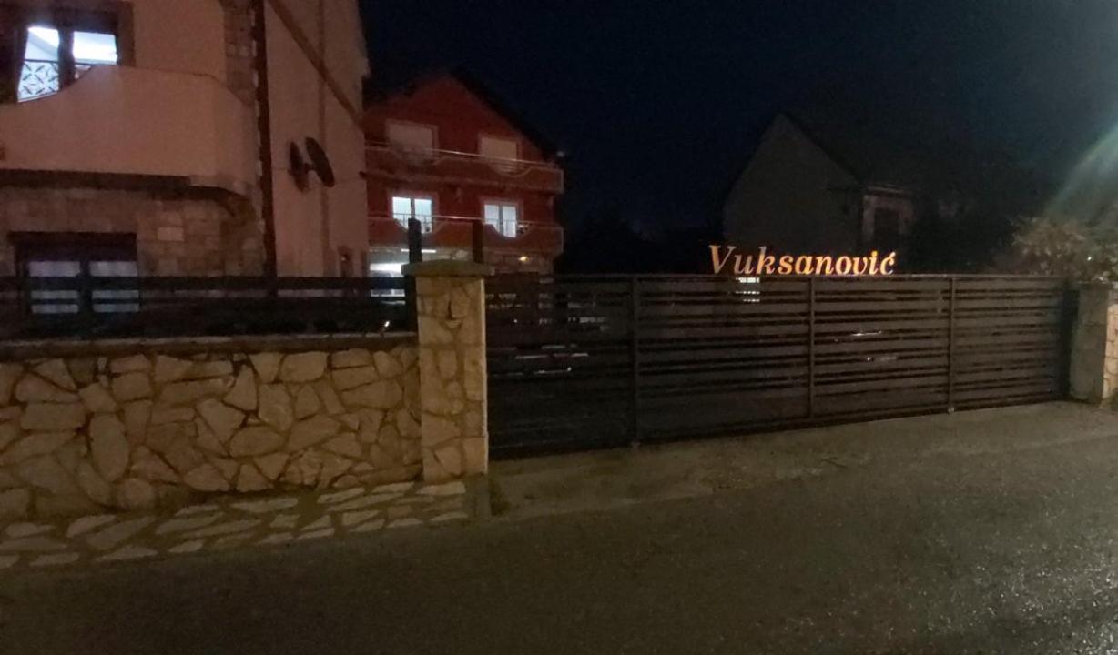 Apartmani Mia Vuksanovic Τσέτινιε Εξωτερικό φωτογραφία