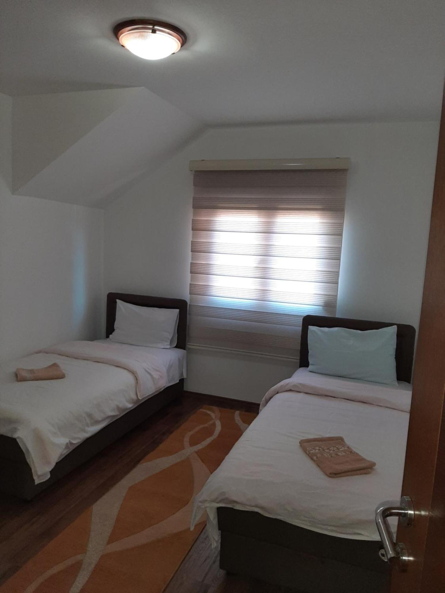 Apartmani Mia Vuksanovic Τσέτινιε Δωμάτιο φωτογραφία