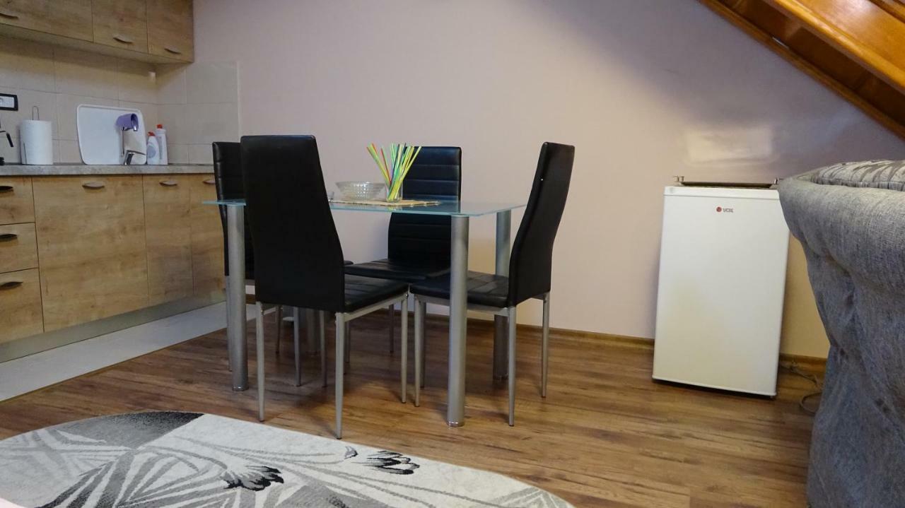 Apartmani Mia Vuksanovic Τσέτινιε Εξωτερικό φωτογραφία