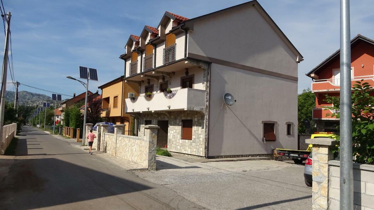 Apartmani Mia Vuksanovic Τσέτινιε Εξωτερικό φωτογραφία