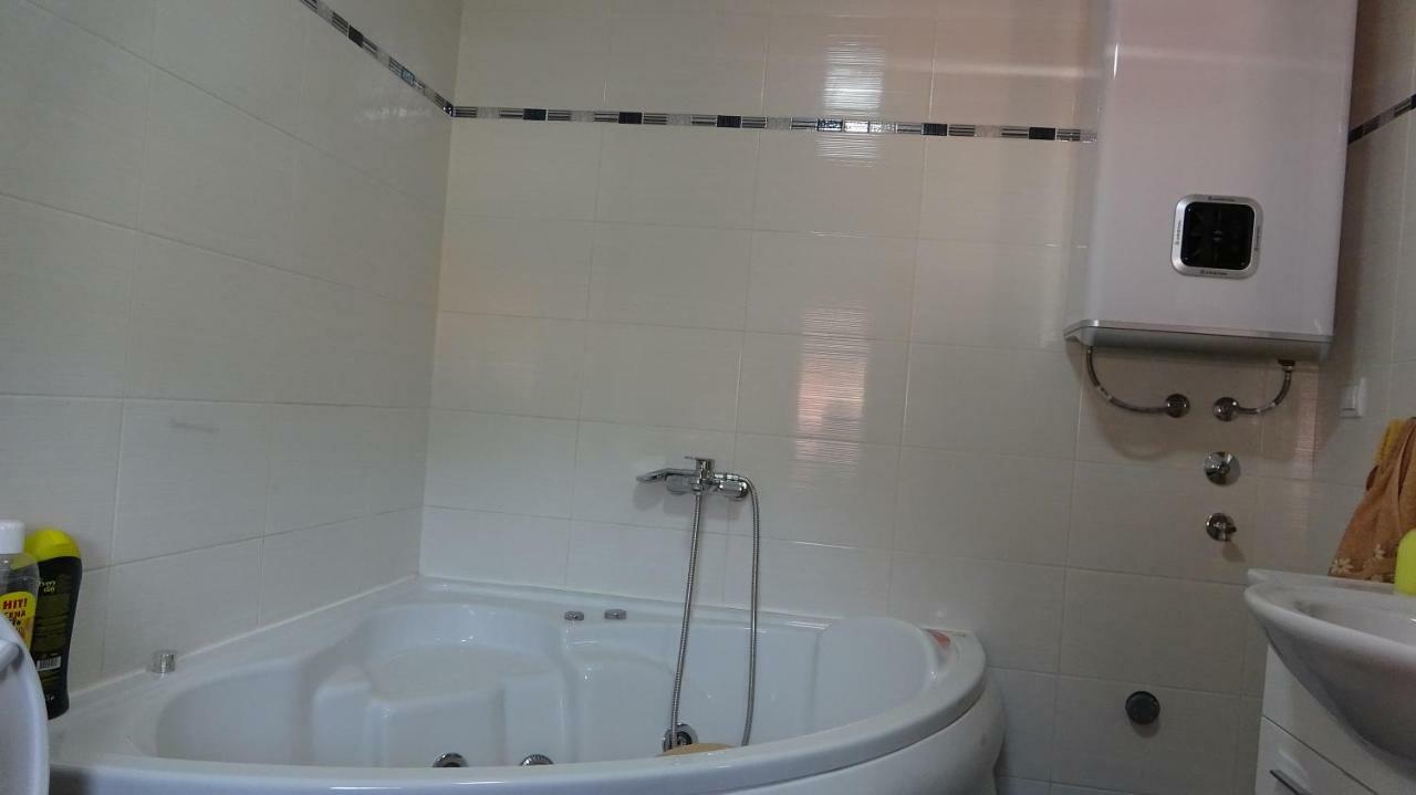 Apartmani Mia Vuksanovic Τσέτινιε Εξωτερικό φωτογραφία