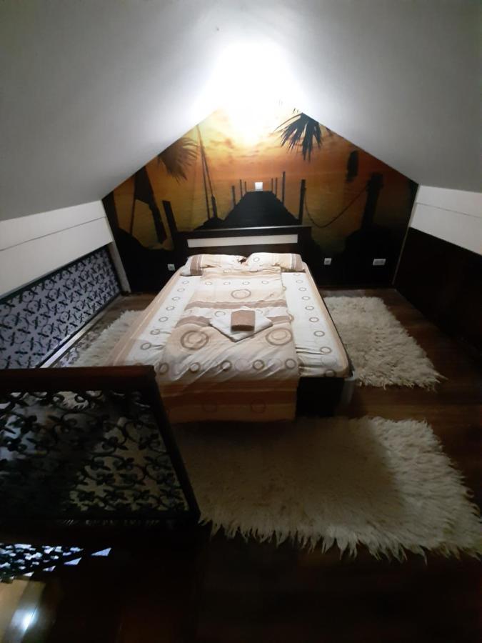 Apartmani Mia Vuksanovic Τσέτινιε Εξωτερικό φωτογραφία